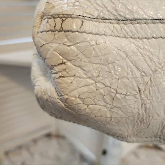 GIVENCHY CREAM DEERSKIN CRINKLE LEATHER PURSE - Picture 13 of 15